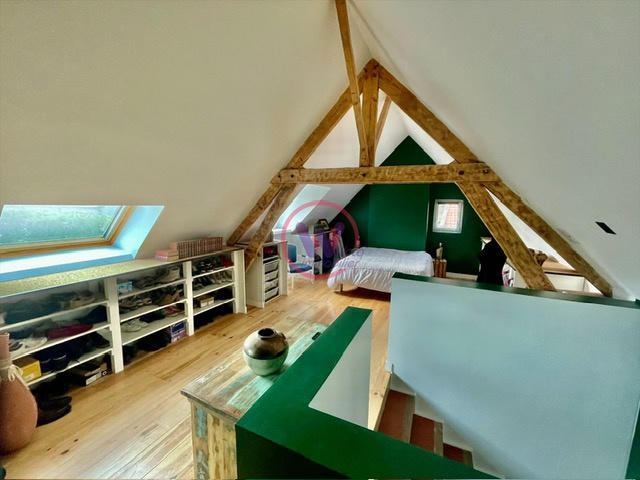 Maison - 260 m² - 10 pièces