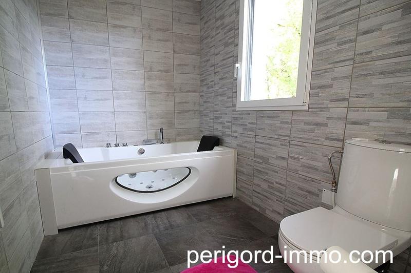 Maison traditionnelle - 145 m² - 7 pièces