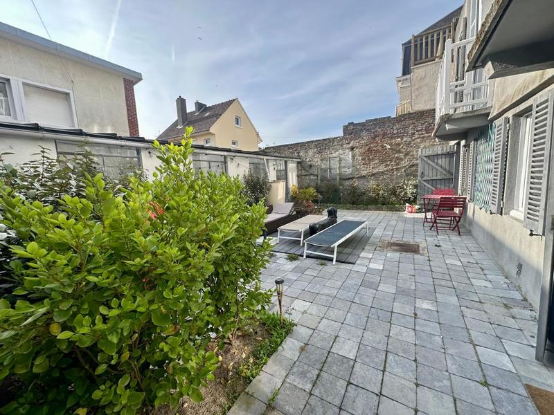 Villa - 194 m² - 8 pièces