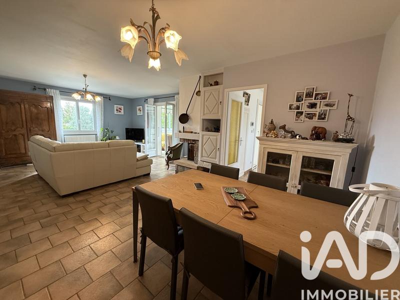 Maison - 250 m² - 8 pièces