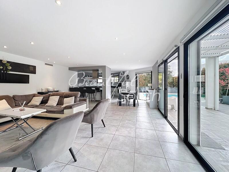 Villa - 170 m² - 6 pièces