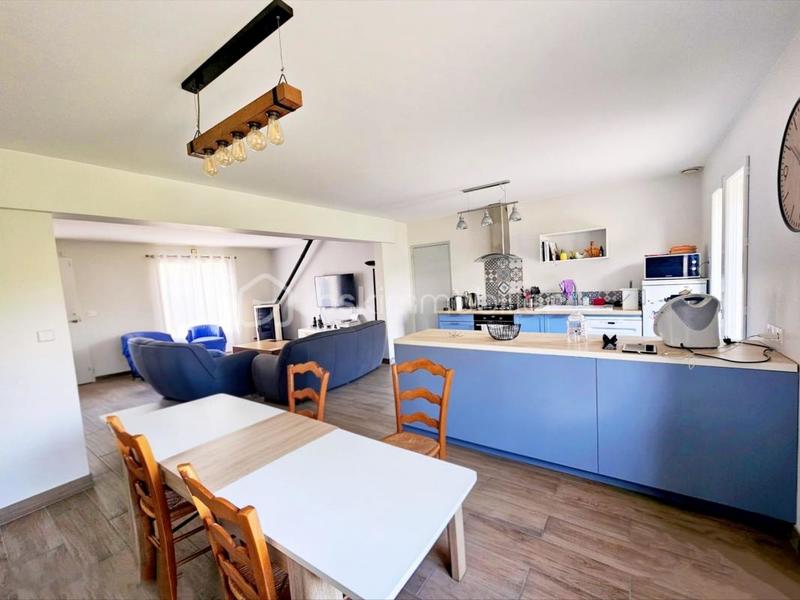 Maison traditionnelle - 141 m² - 6 pièces