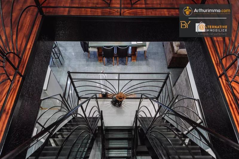 Maison - 240 m² - 9 pièces