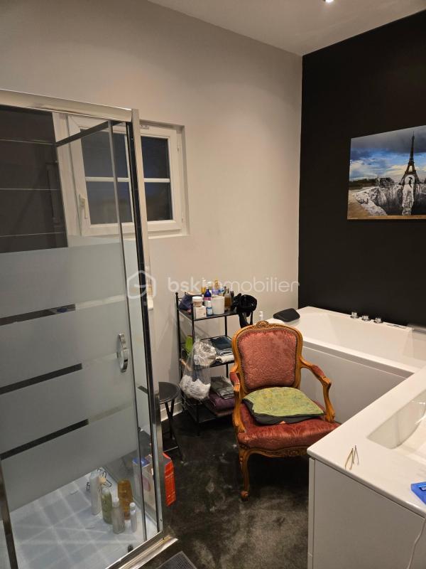 Demeure - 245 m² - 9 pièces