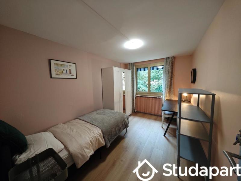 Chambre - 11 m² - 1 pièce