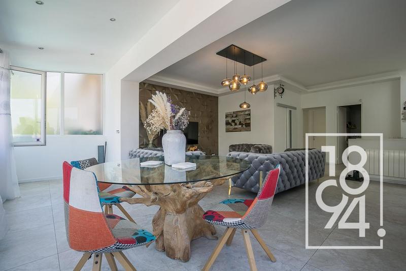 Maison - 180 m² - 5 pièces