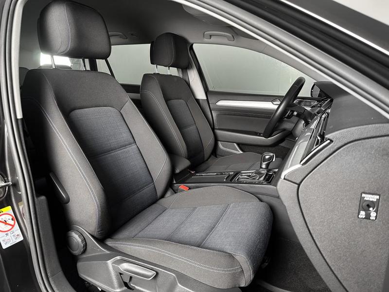 Volkswagen Passat Sw Gte 218ch Digital Cockpit Sieges Chauf Regul Acc Camera Dsg Hybrid Rechargeable