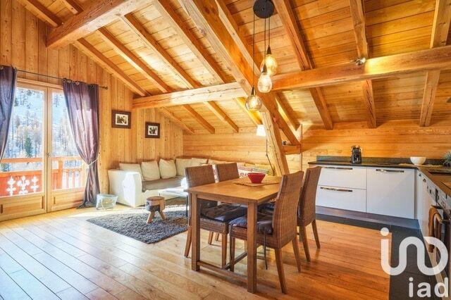 Maison - 250 m² - 9 pièces