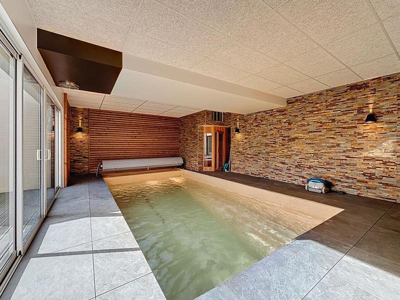 Maison - 222 m² - 7 pièces