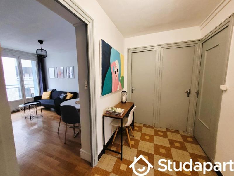 Chambre - 9 m² - 1 pièce