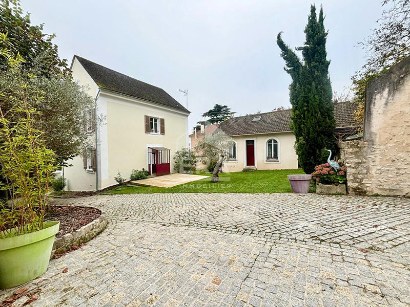 Maison - 186 m² - 6 pièces