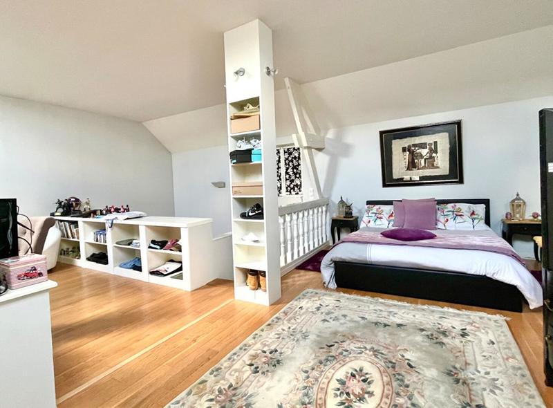 Maison - 260 m² - 8 pièces