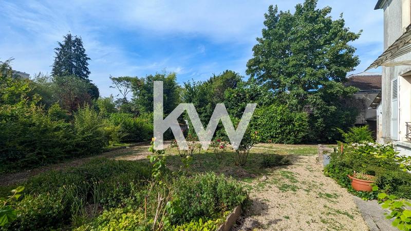 Maison - 210 m² - 8 pièces