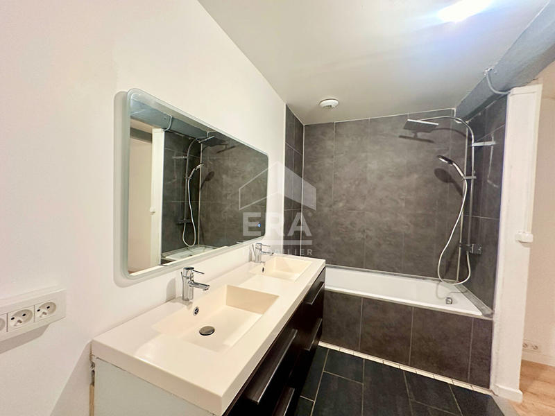 Maison - 93 m² - 5 pièces