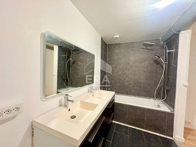 Maison - 93 m² - 5 pièces