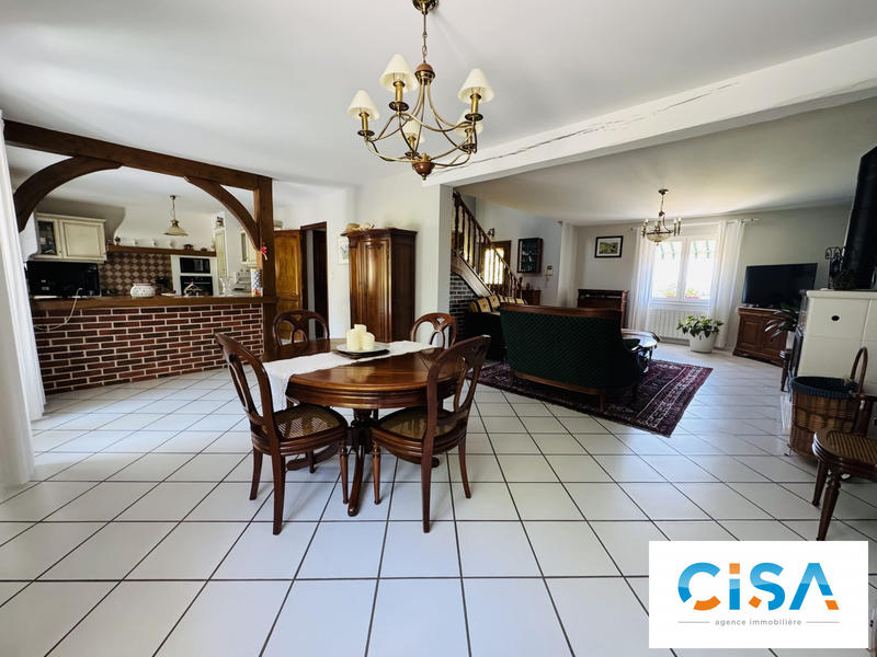 Maison traditionnelle - 156 m² - 6 pièces