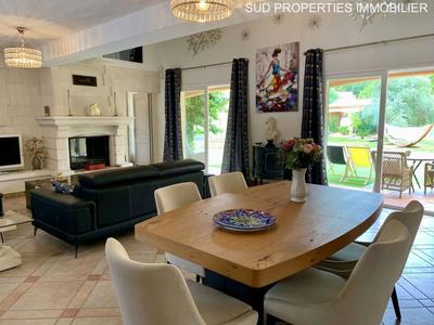 Propriété - 297 m² - 7 pièces