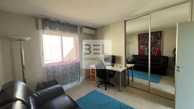 Villa - 258 m² - 8 pièces