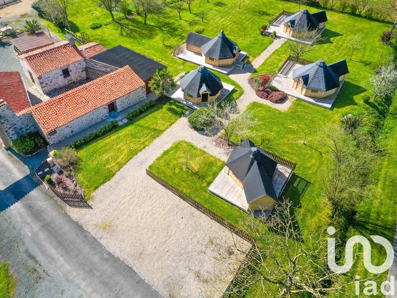 Maison - 360 m² - 14 pièces