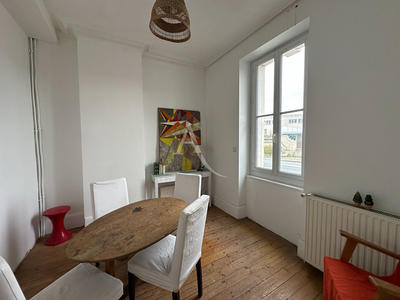 Maison - 121 m² - 8 pièces