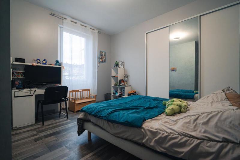 Maison - 330 m² - 9 pièces