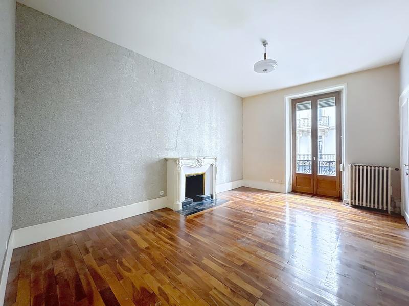 Appartement - 81 m² - 3 pièces