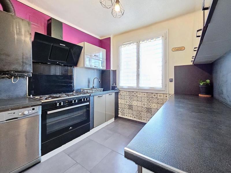 Appartement - 99 m² - 4 pièces