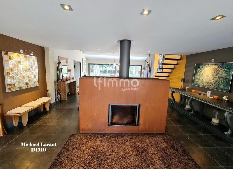 Maison - 484 m² - 7 pièces