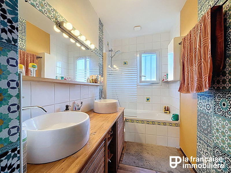 Maison - 92 m² - 6 pièces