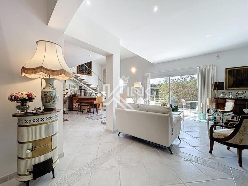 Villa - 250 m² - 6 pièces