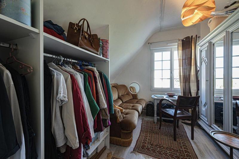 Maison - 182 m² - 9 pièces