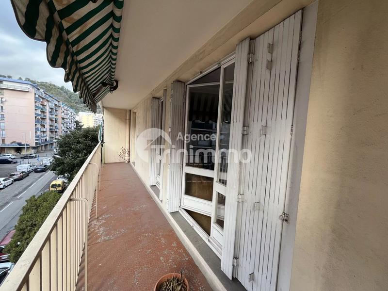 Appartement - 90 m² - 5 pièces