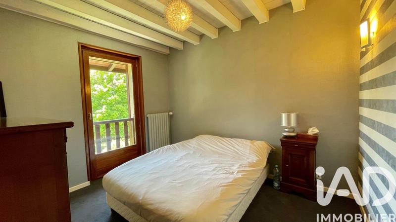 Maison - 245 m² - 9 pièces