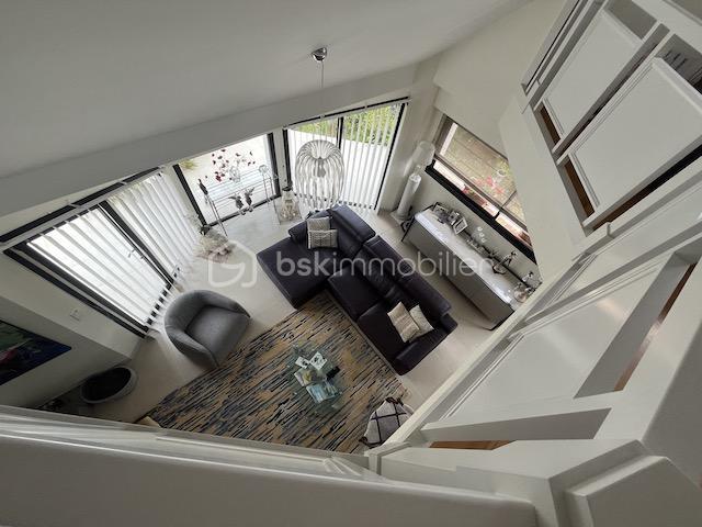 Maison - 200 m² - 7 pièces