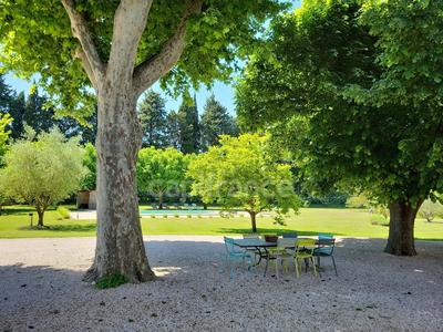 Maison - 628 m² - 9 pièces