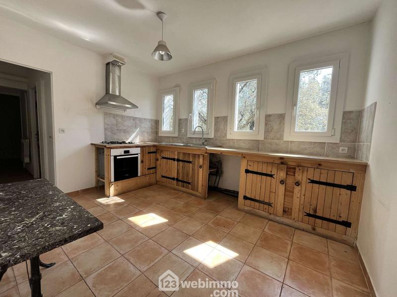 Maison - 181 m² - 9 pièces