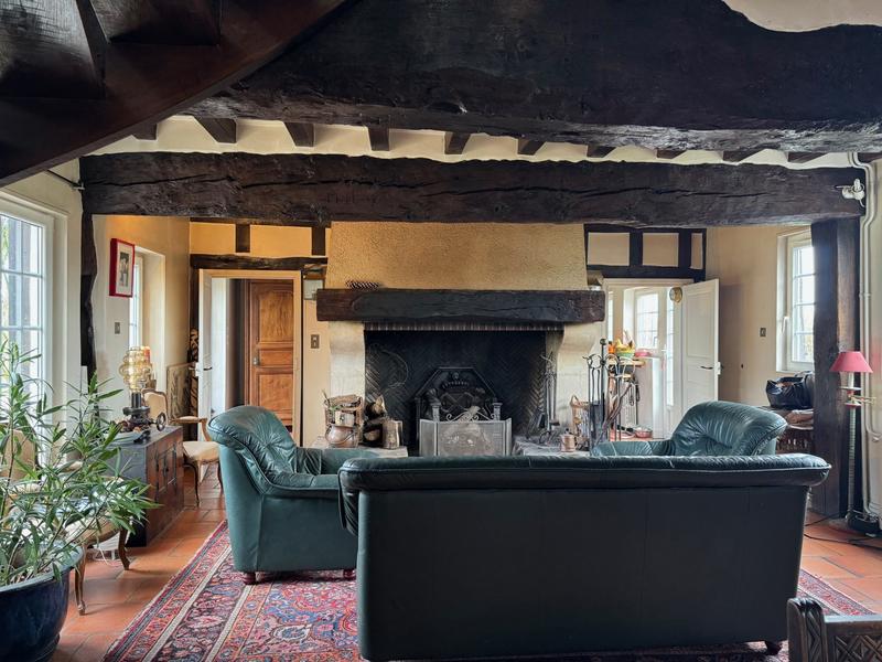 Maison - 210 m² - 8 pièces