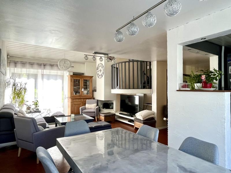 Maison - 141 m² - 7 pièces