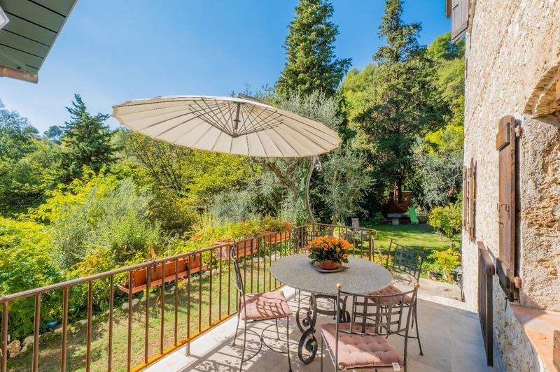 Maison - 253 m² - 9 pièces