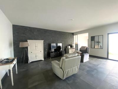 Maison - 195 m² - 6 pièces