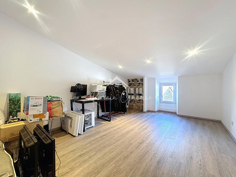 Maison - 101 m² - 5 pièces