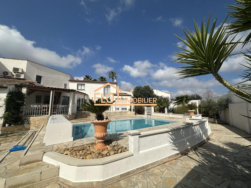 Maison - 230 m² - 7 pièces