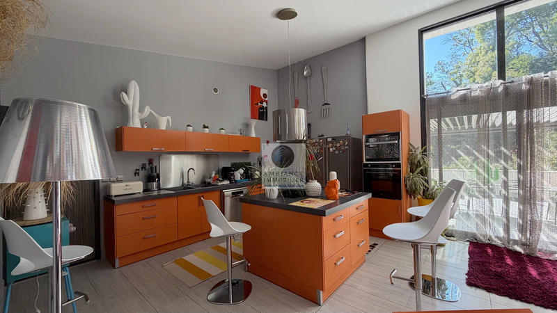 Maison - 181 m² - 7 pièces