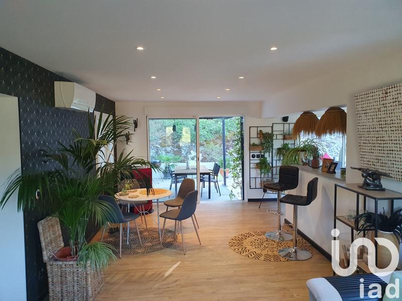 Maison - 220 m² - 8 pièces