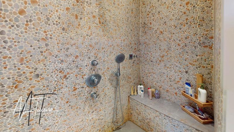 Maison - 308 m² - 8 pièces