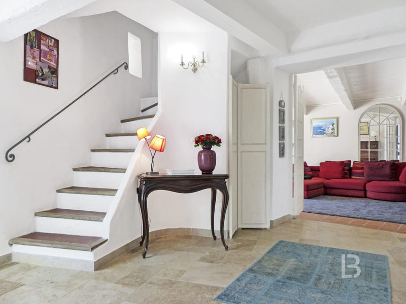 Mas - 325 m² - 10 pièces