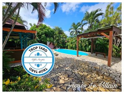 Maison - 234 m² - 12 pièces