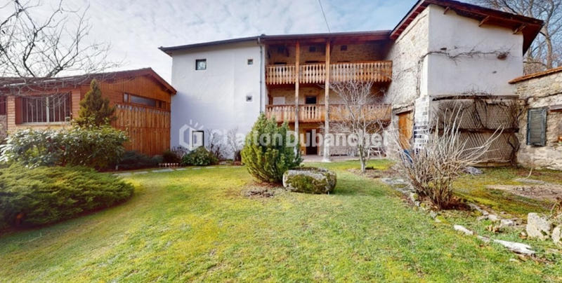 Maison - 393 m² - 13 pièces