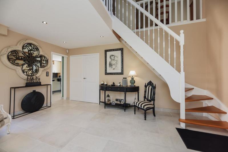 Villa - 389 m² - 7 pièces