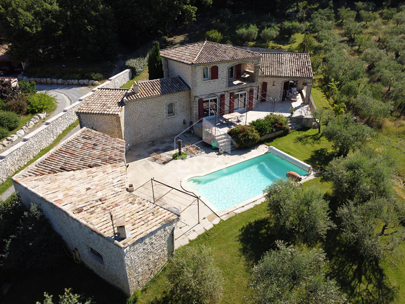 Maison - 188 m² - 5 pièces